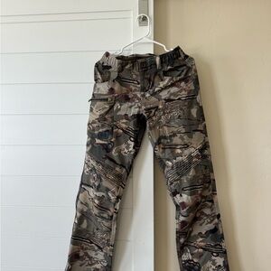 Under Armour Hunting Pants - size 4